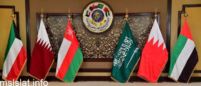 تقع دول مجلس التعاون بين خطي طول