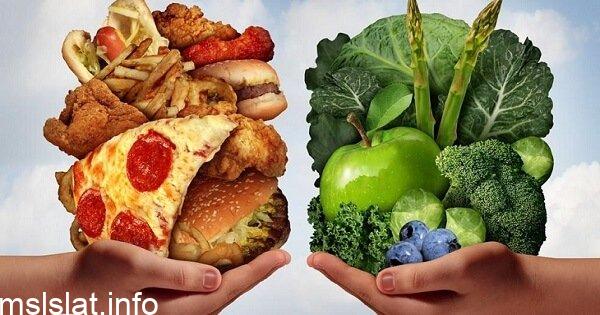 بعد ان التقت ستيلا لونا بامها خرجت في اول رحله لها للبحث عن الطعام