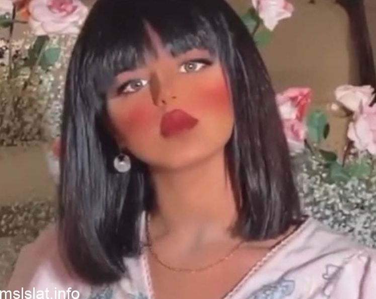من هي يوشا عبدالعزيز ويكيبيديا