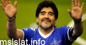 هل مارادونا لعب مع الاهلي