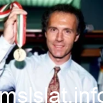 من اول شخص فاز بكأس العالم كلاعب ثم كمدرب