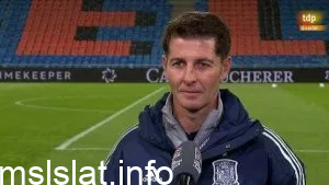 من هو مدرب المنتخب العراقي
