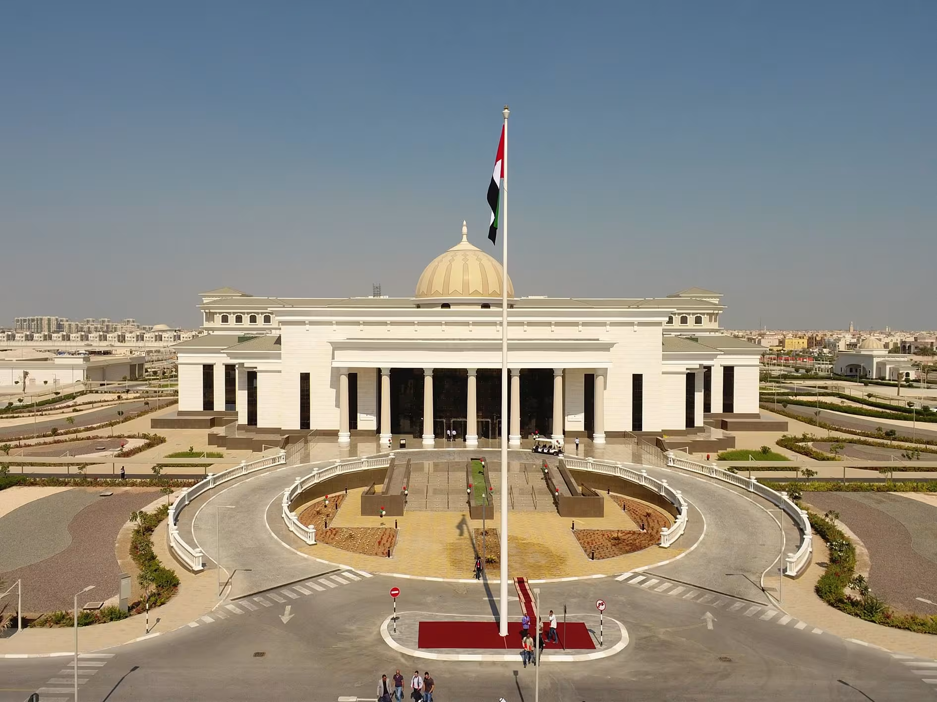 “عصابة بهلول”.. النائب العام الإماراتي يأمر بإحالة أكثر من 100 متهم للمحاكمة الجنائية