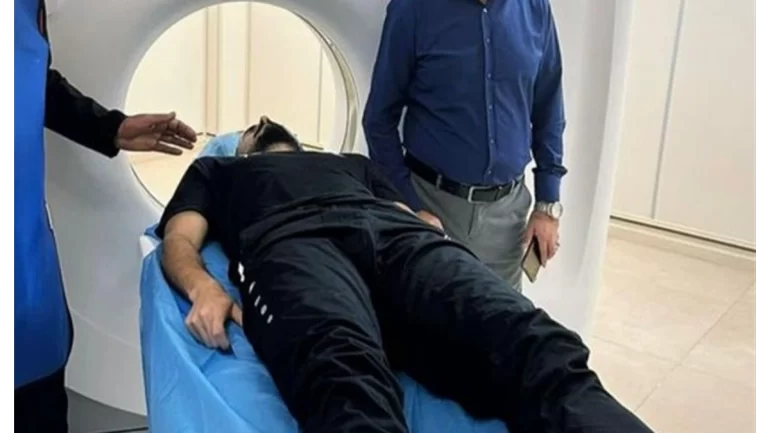 نزيف بالقلب.. سبب نقل اللاعب العراقي أيمن حسين إلى المستشفى في الكويت: تفاصيل حالته الصحية