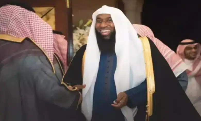 تفاصيل الإفراج عن الشيخ بدر المشاري بعد اعتقال دام عام ونصف